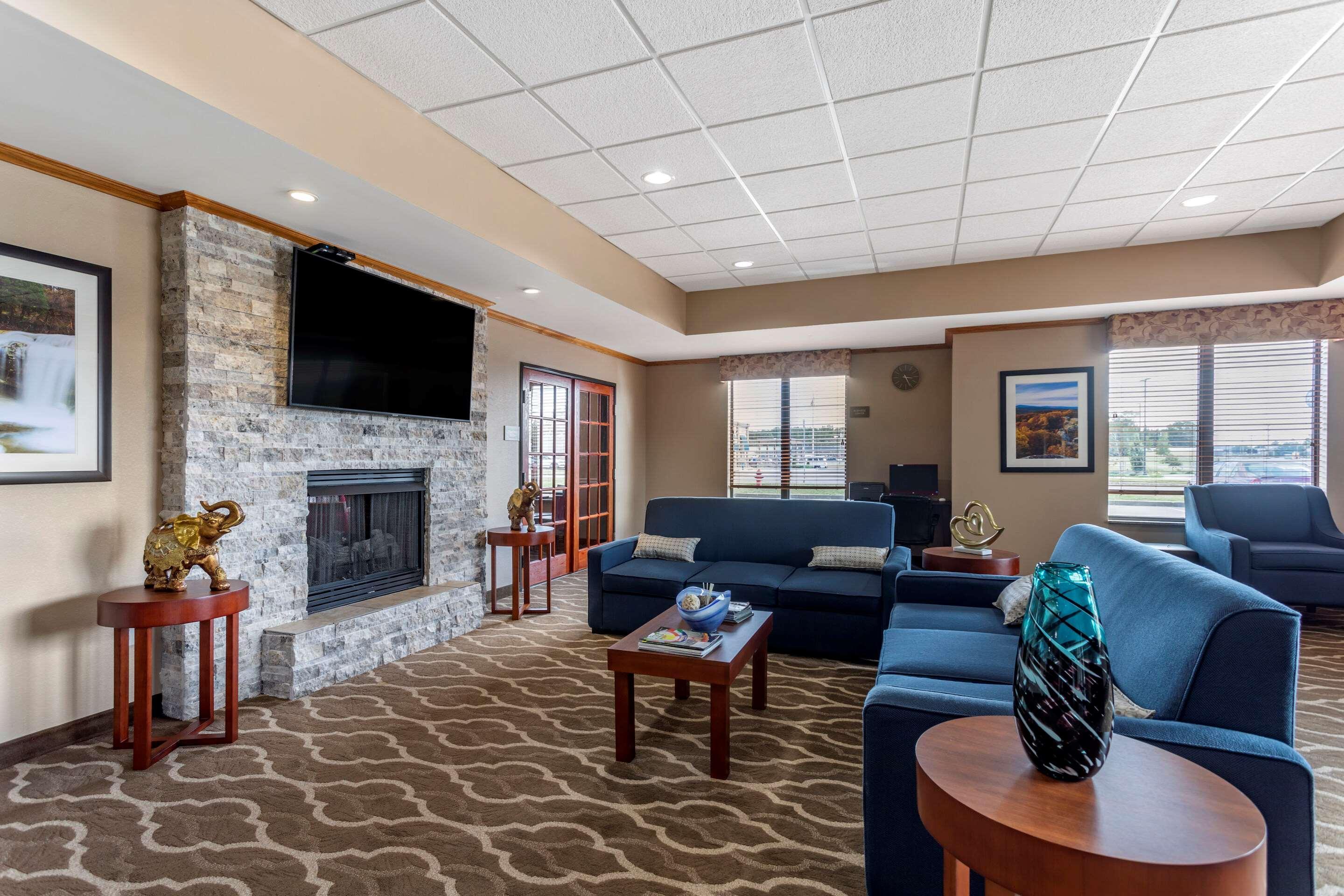 Comfort Inn & Suites Carbondale University Area Екстер'єр фото