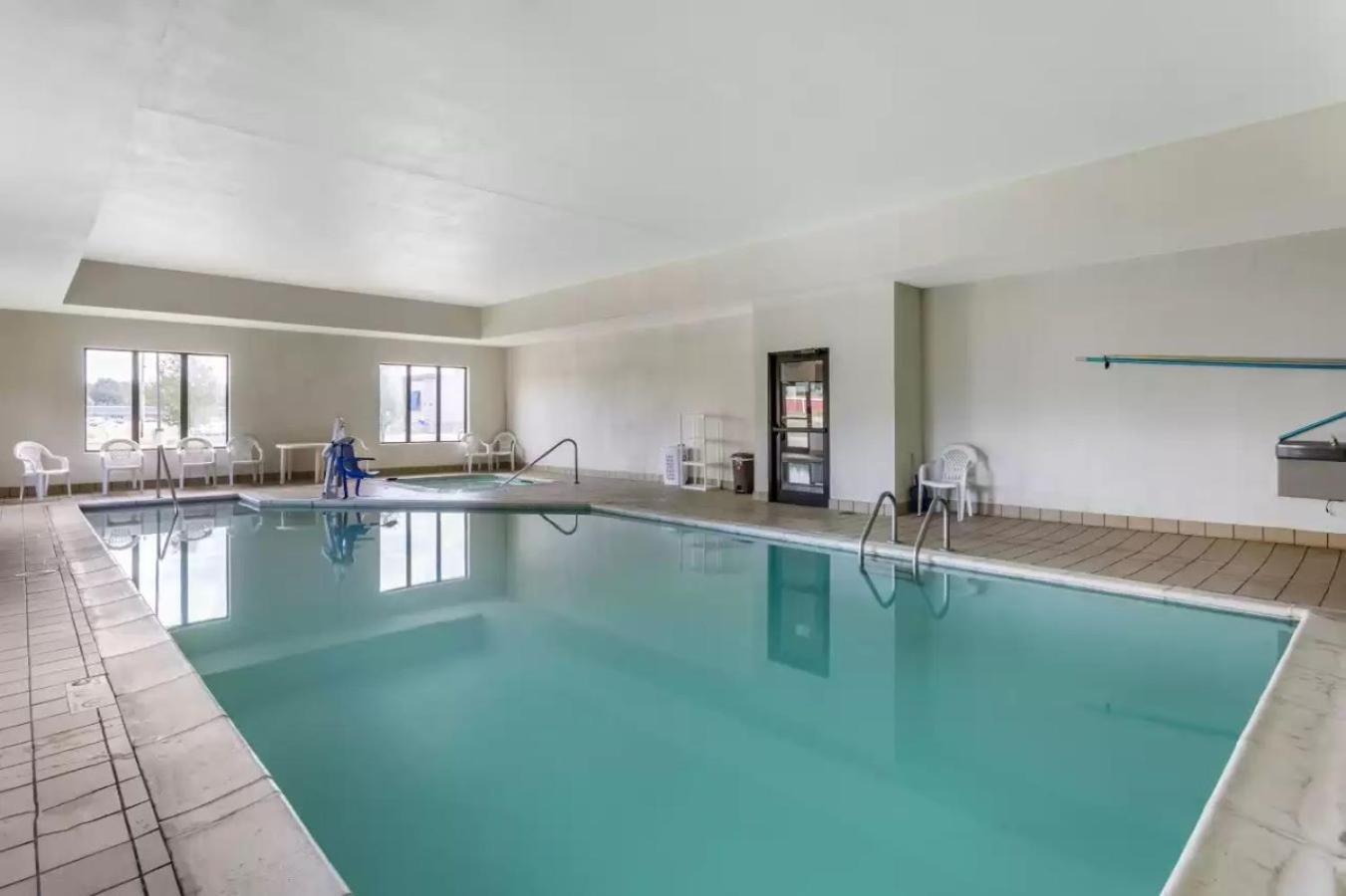 Comfort Inn & Suites Carbondale University Area Екстер'єр фото